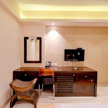 Hotel Radiant Kalküta Dış mekan fotoğraf
