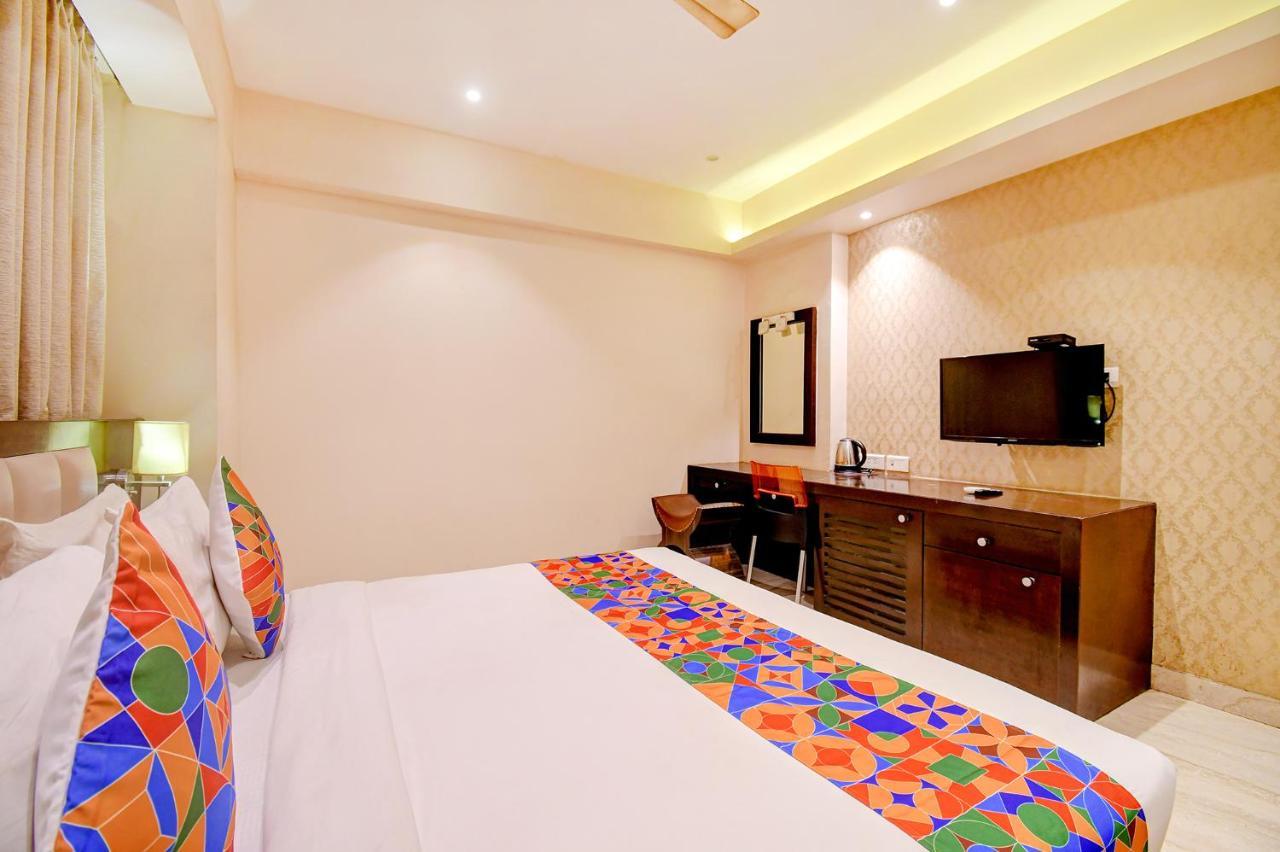 Hotel Radiant Kalküta Dış mekan fotoğraf