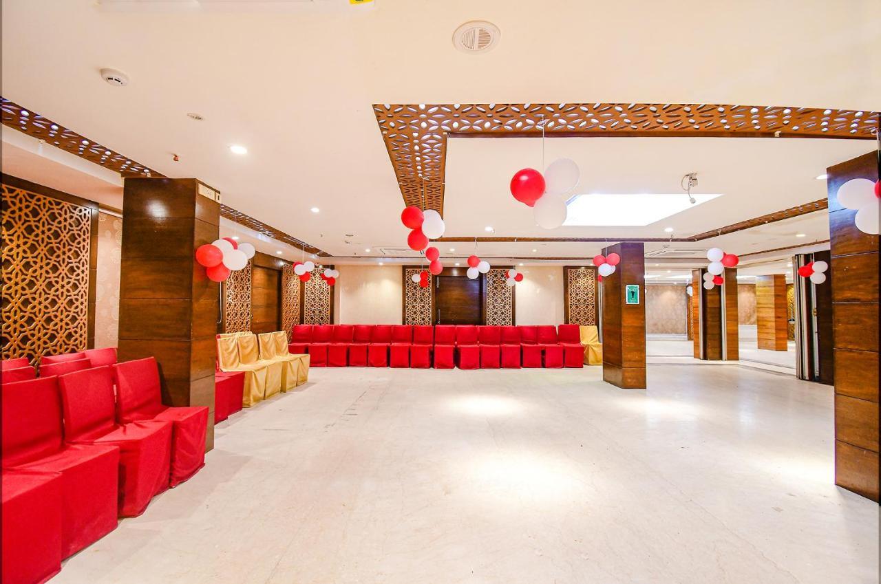 Hotel Radiant Kalküta Dış mekan fotoğraf