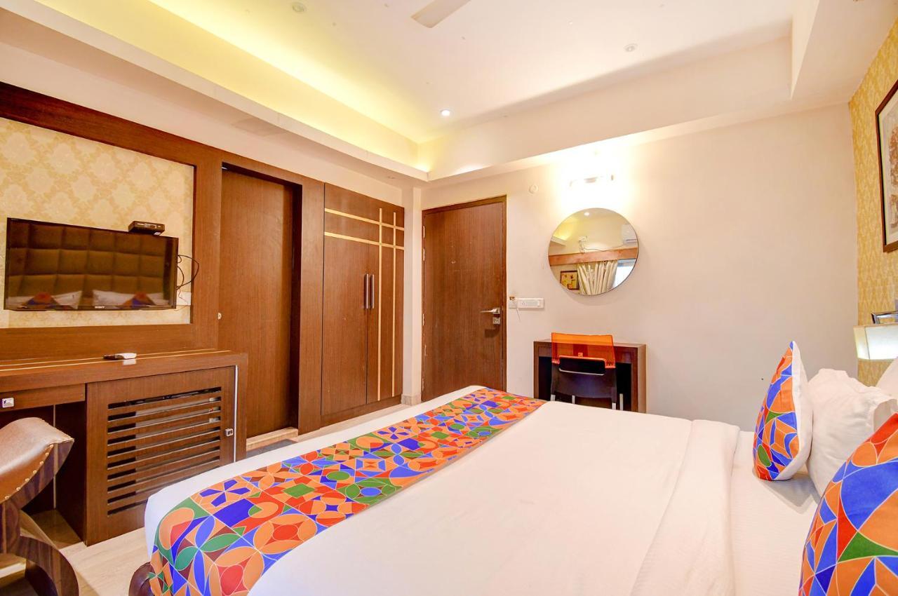 Hotel Radiant Kalküta Dış mekan fotoğraf