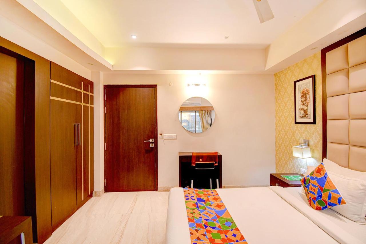 Hotel Radiant Kalküta Dış mekan fotoğraf