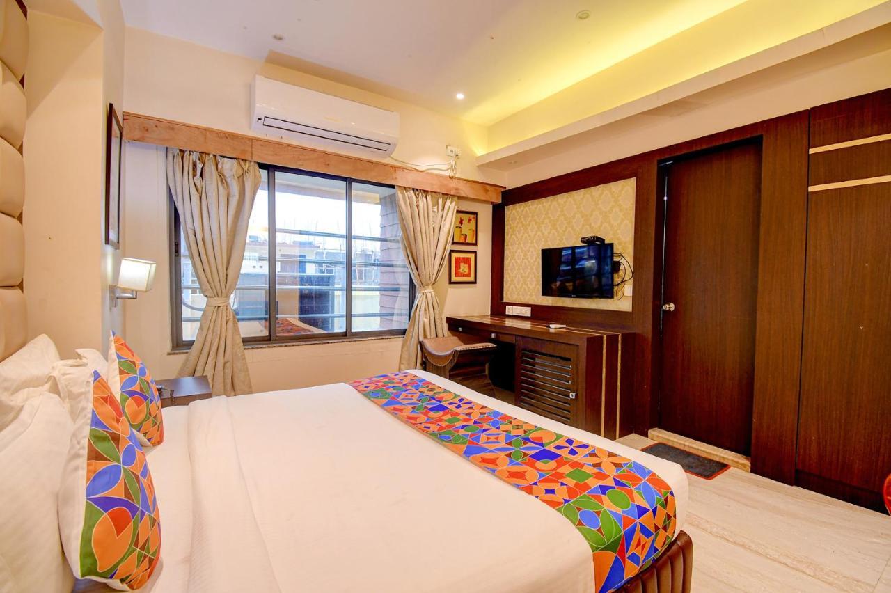 Hotel Radiant Kalküta Dış mekan fotoğraf