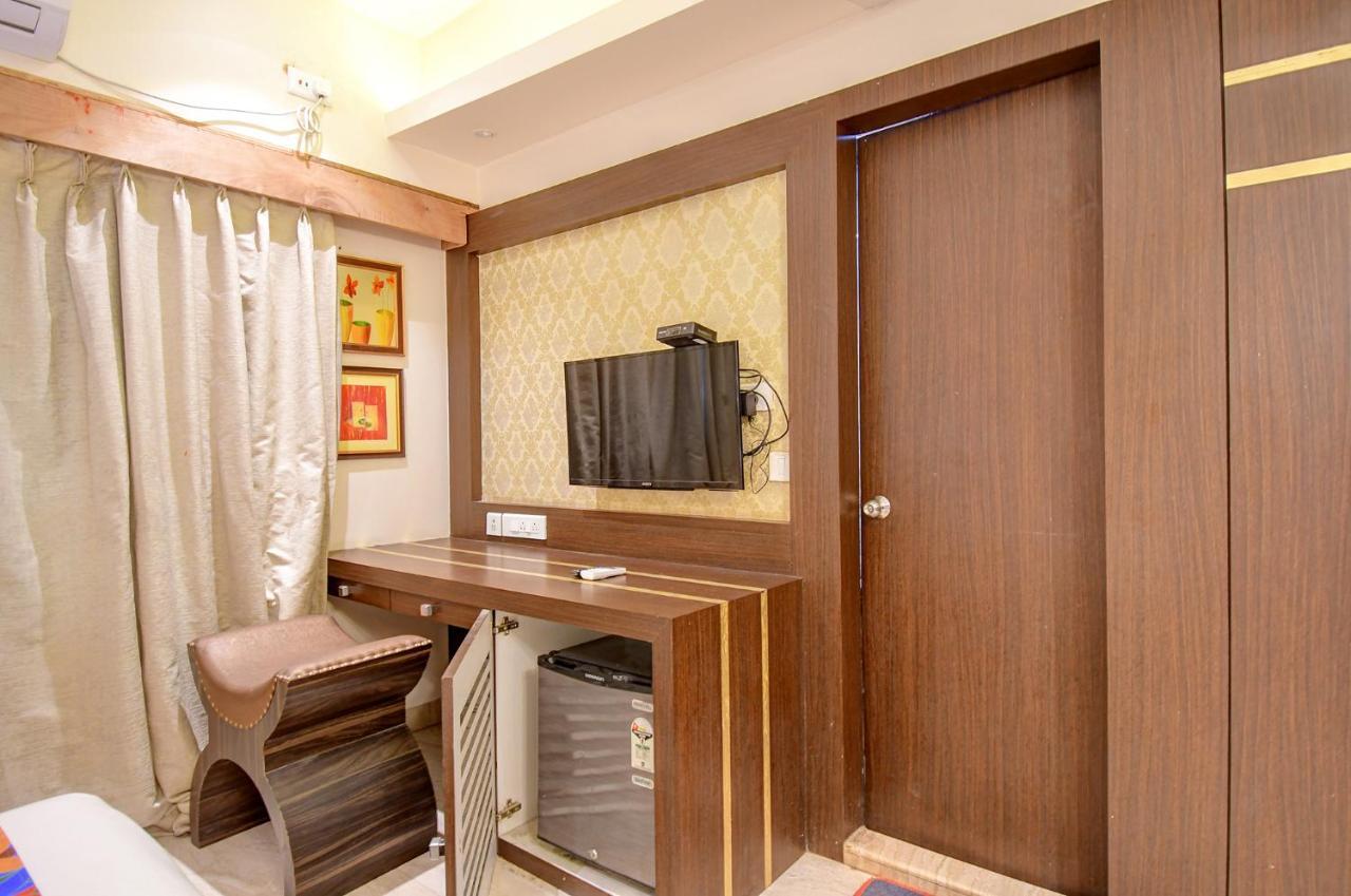 Hotel Radiant Kalküta Dış mekan fotoğraf