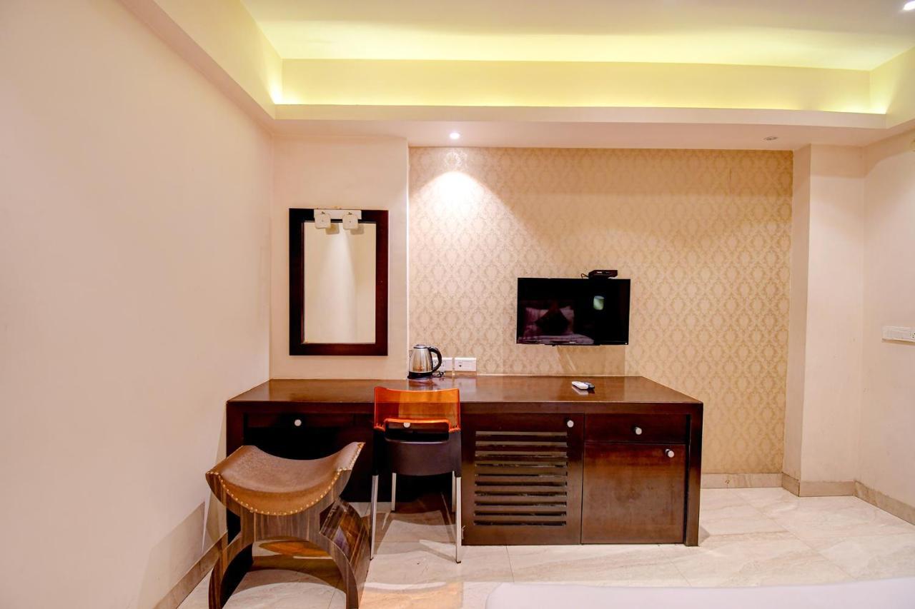 Hotel Radiant Kalküta Dış mekan fotoğraf