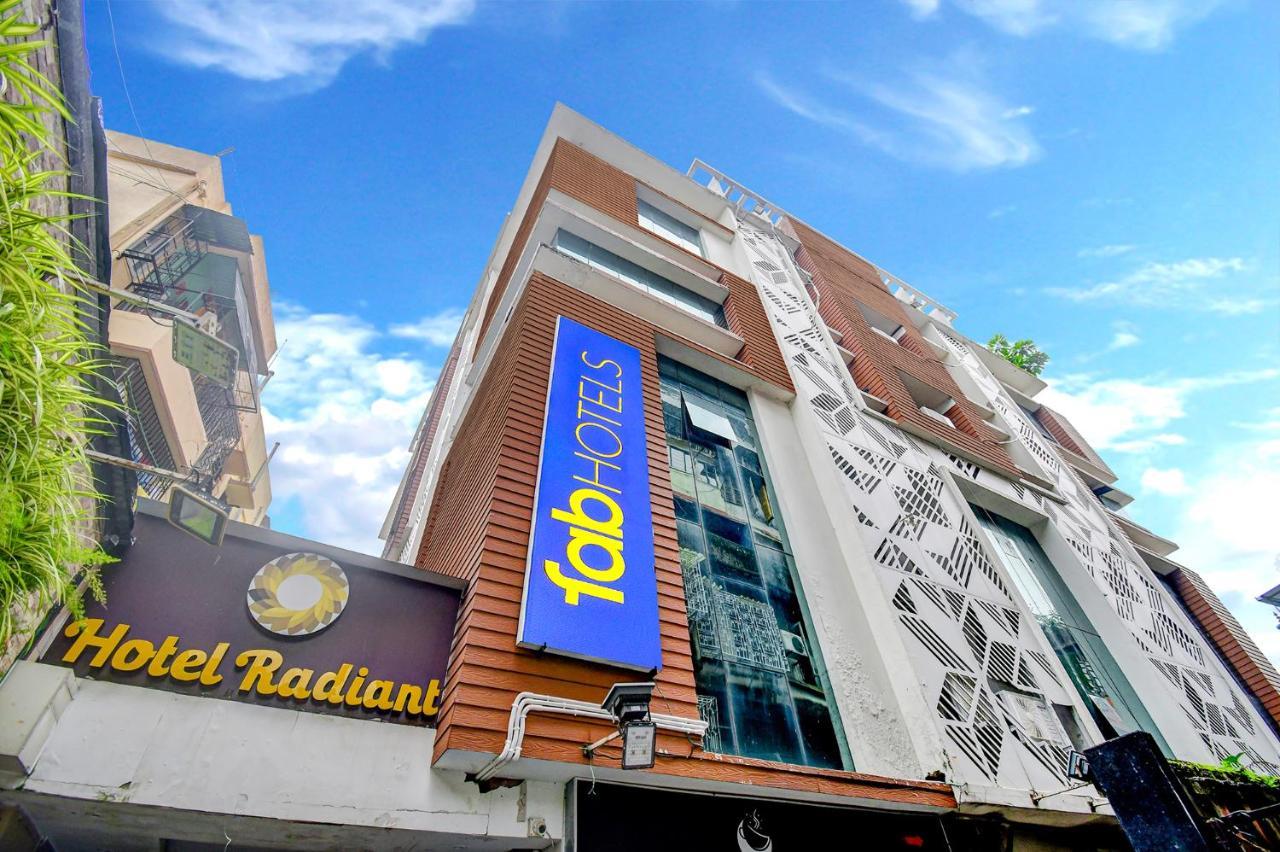 Hotel Radiant Kalküta Dış mekan fotoğraf